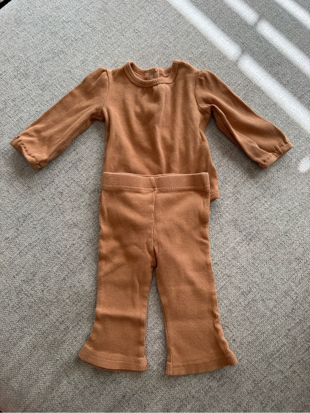 Rachel Zoe Kids Ribbed Leggings Set in Camel Brown